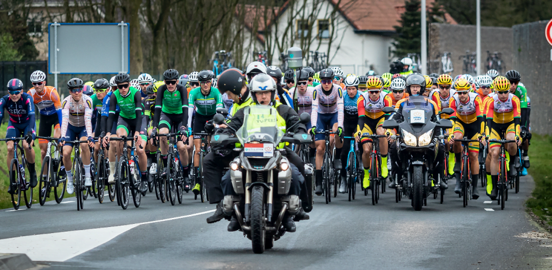 Herbeleef hier de Dorpenomloop 2020